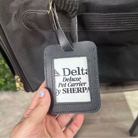 Sherpa Black delta pet carrier cargo new - Picture 2 of 16